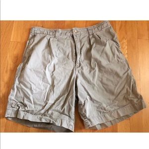 London Fog Men’s Green Shorts - Size 36